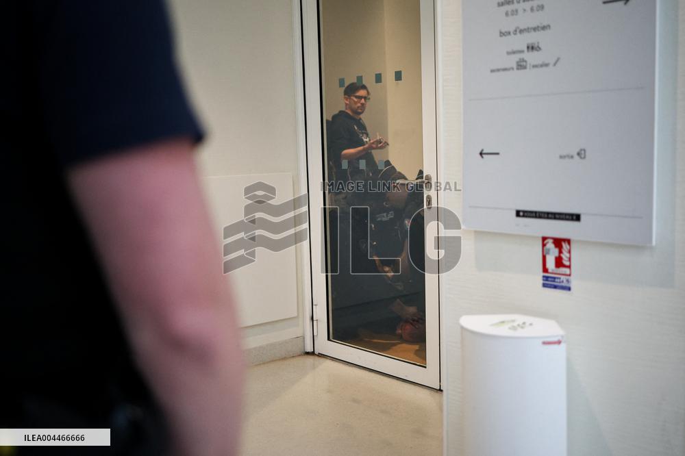 Piotr Pavlenski Arrested During the Trial of Mimi Marchand - Paris