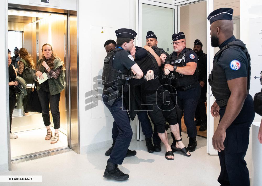 Piotr Pavlenski Arrested During the Trial of Mimi Marchand - Paris