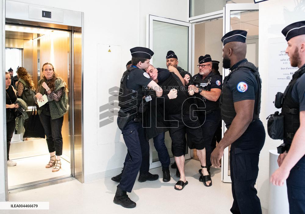 Piotr Pavlenski Arrested During the Trial of Mimi Marchand - Paris