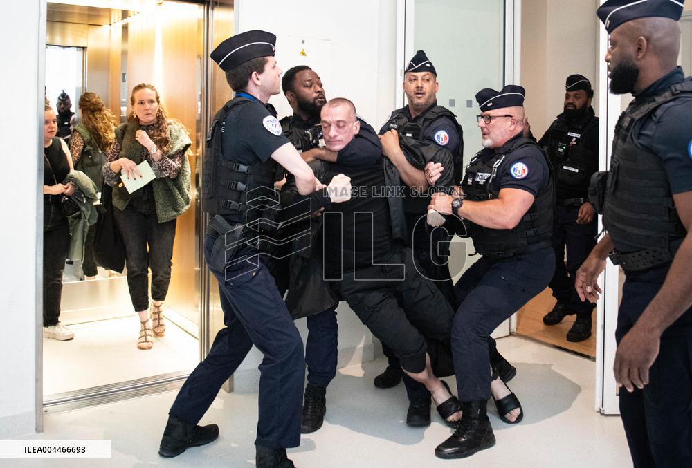 Piotr Pavlenski Arrested During the Trial of Mimi Marchand - Paris