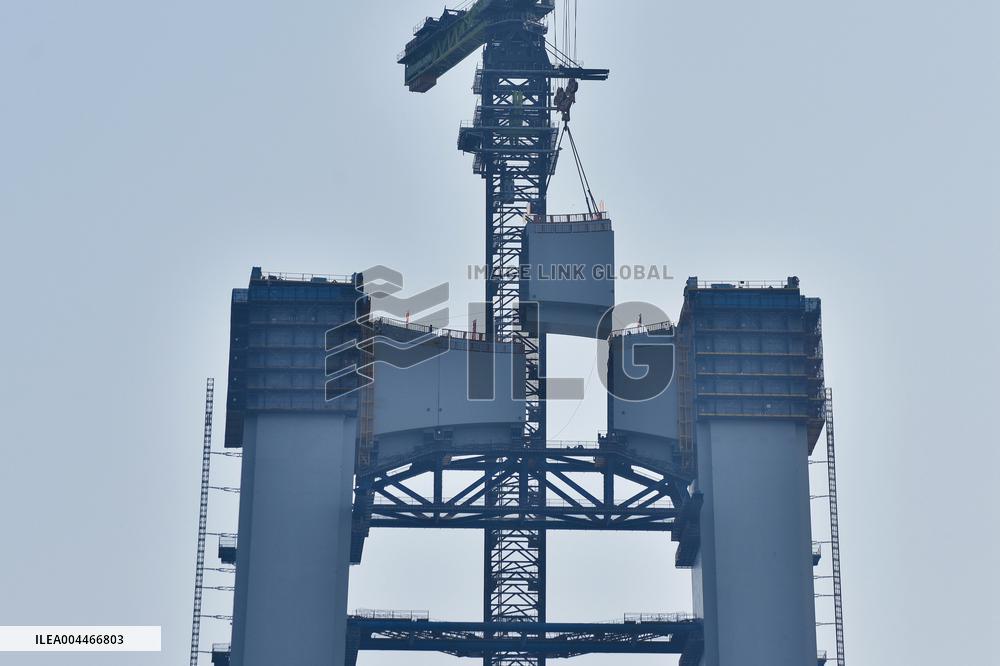 Zhangjinggao Yangtze River Bridge Construction
