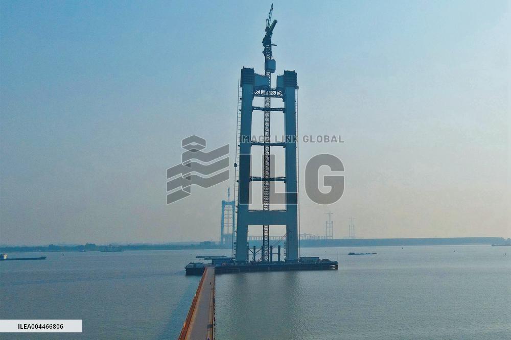 Zhangjinggao Yangtze River Bridge Construction