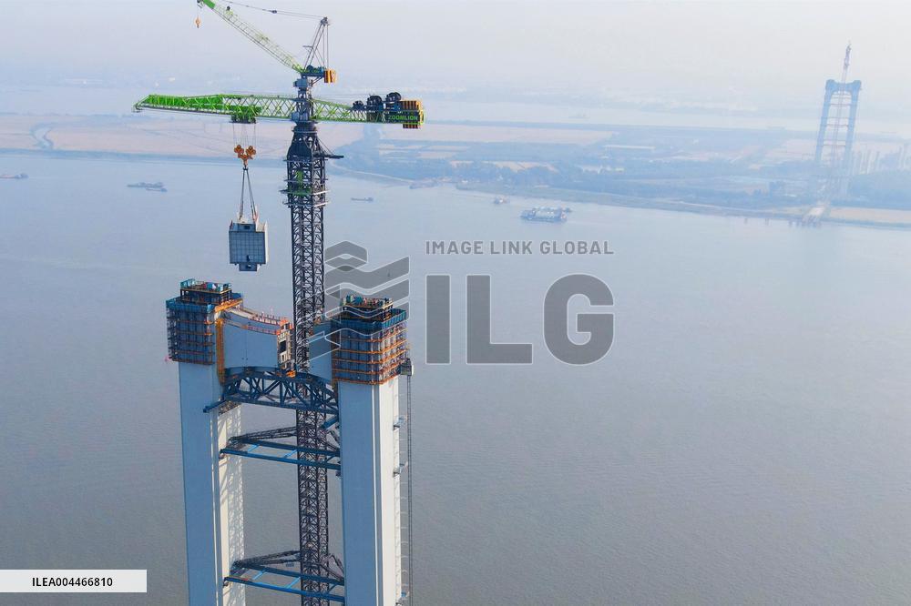 Zhangjinggao Yangtze River Bridge Construction