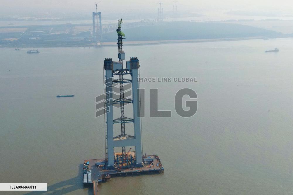 Zhangjinggao Yangtze River Bridge Construction