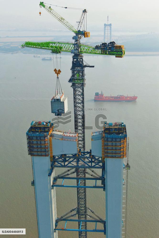 Zhangjinggao Yangtze River Bridge Construction
