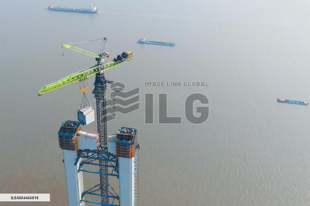 Zhangjinggao Yangtze River Bridge Construction