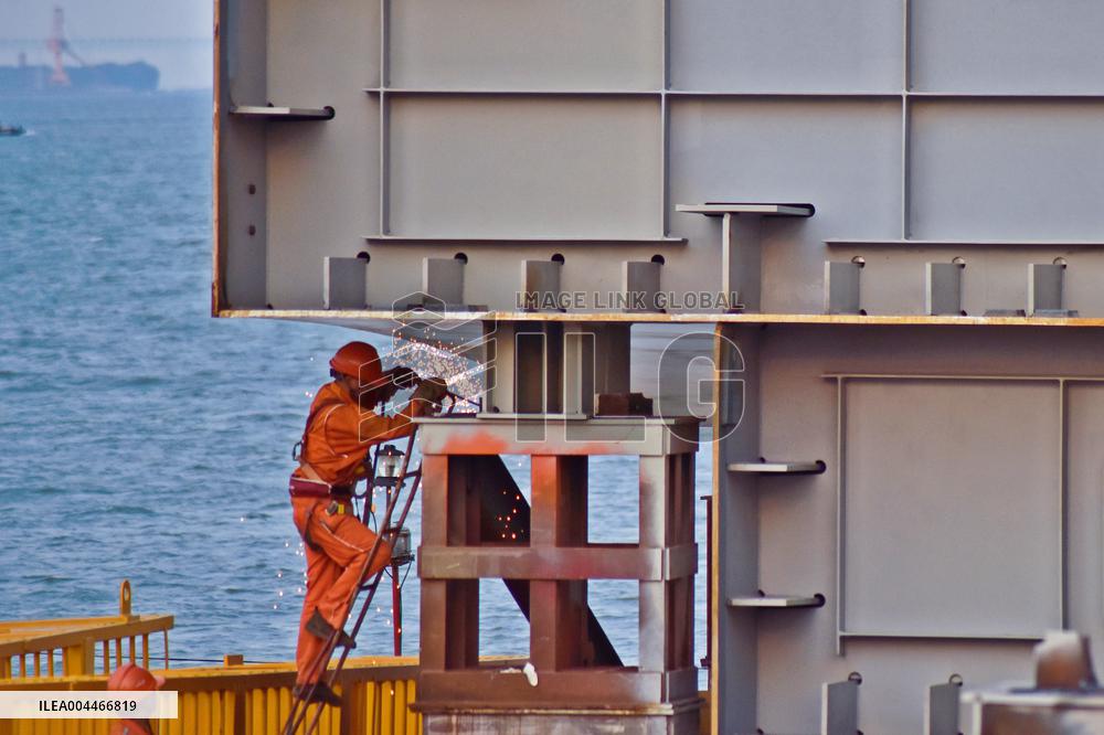 Zhangjinggao Yangtze River Bridge Construction