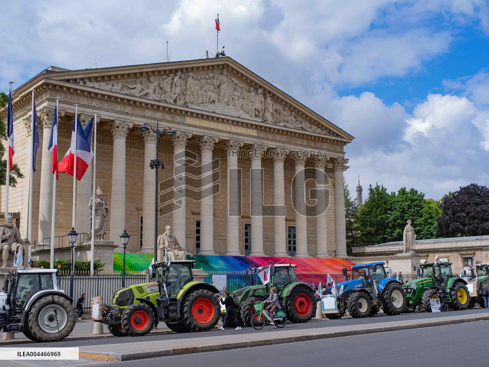 Farmers Protest In Paris