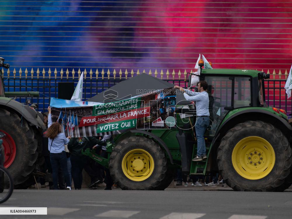 Farmers Protest In Paris