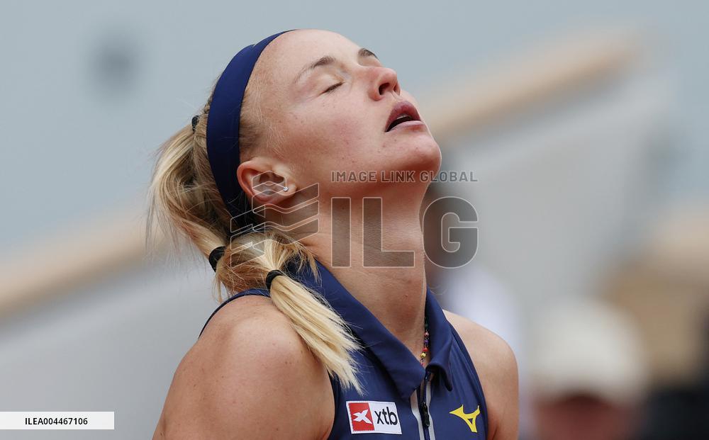 French Open - Women s Single - Iga Swiatek vs Rebecca Sramkov