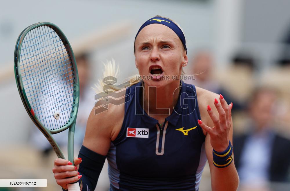 French Open - Women s Single - Iga Swiatek vs Rebecca Sramkov