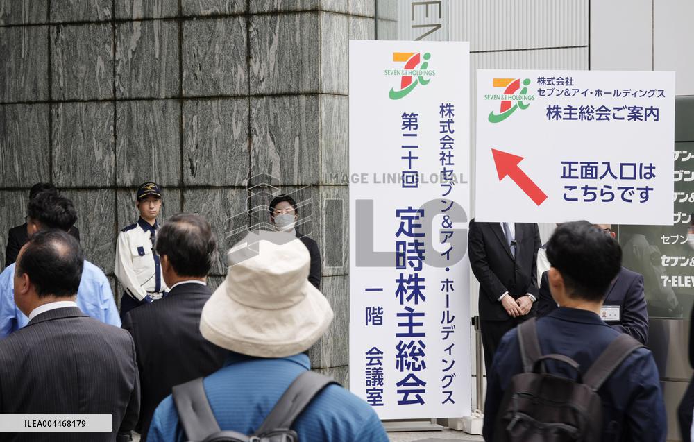 7-Eleven parent shareholders OK 1st foreign CEO