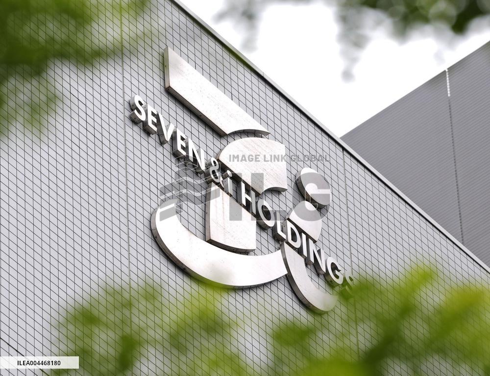 7-Eleven parent shareholders OK 1st foreign CEO