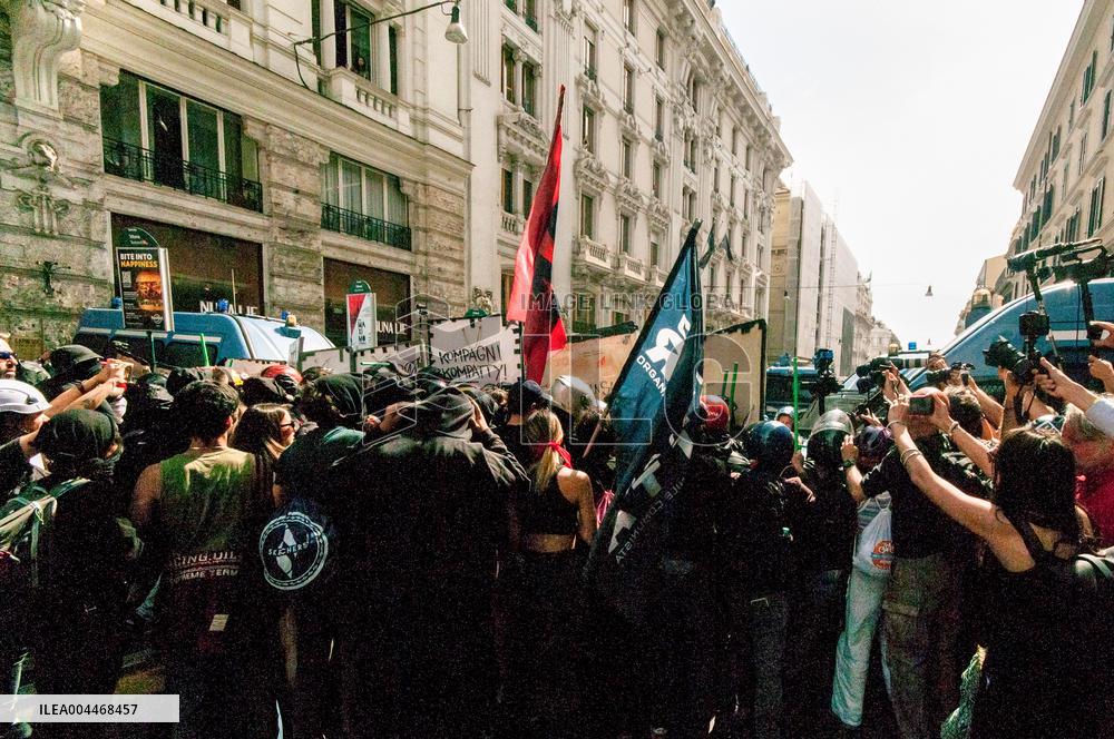 Violent Clashes at Security Bill Protest in Rome
