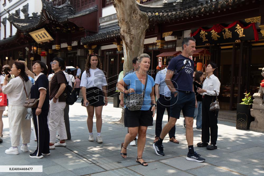 Foreign Tourists in Shanghai