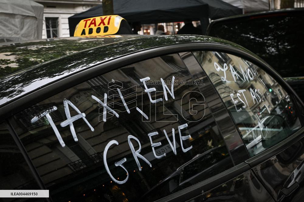 Taxi protest in Paris - FA