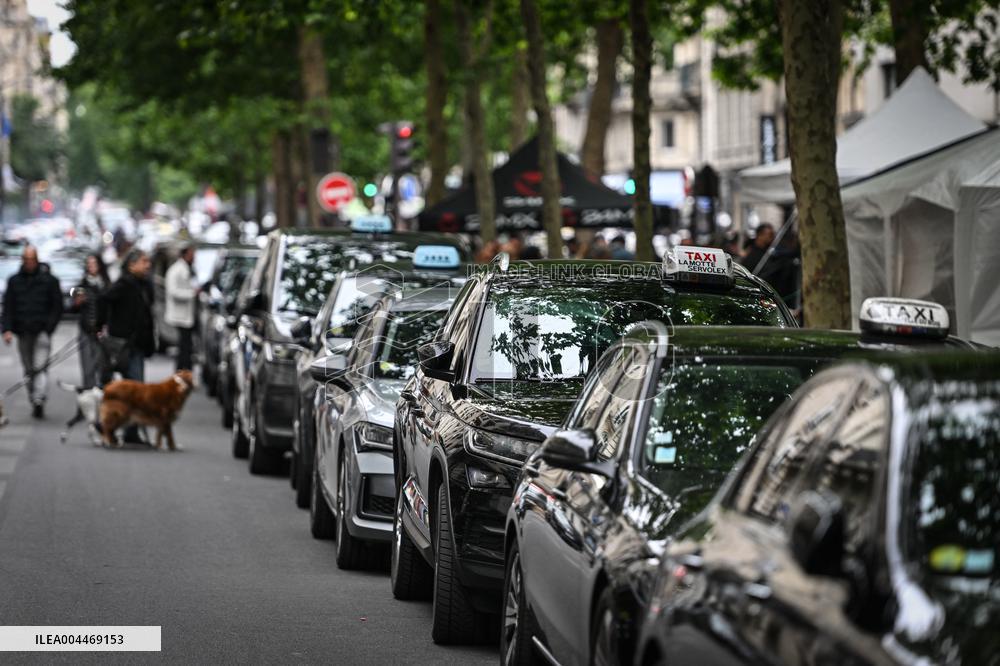 Taxi protest in Paris - FA