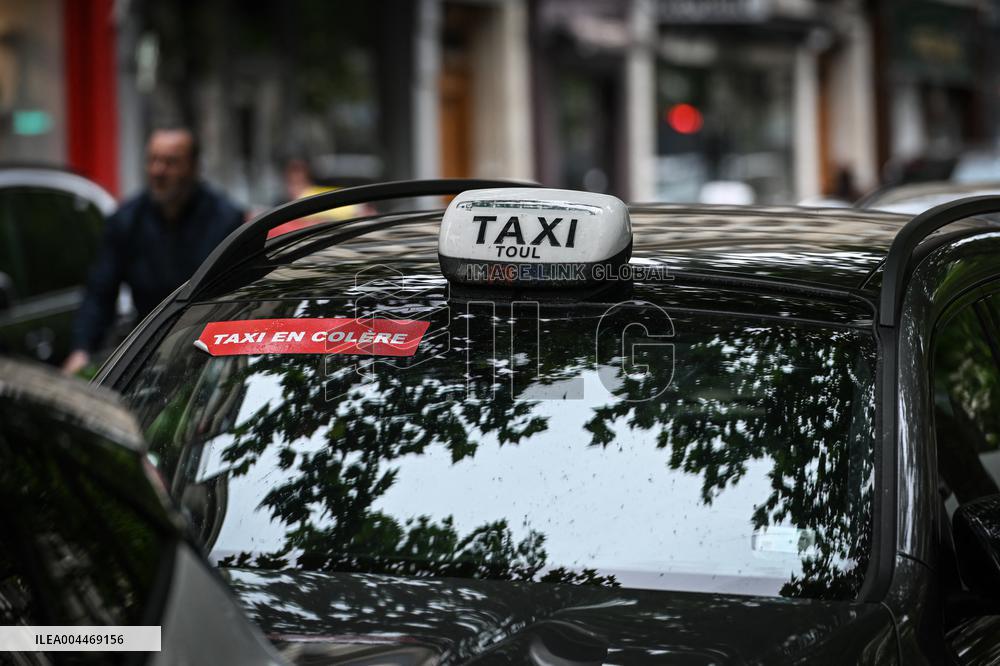 Taxi protest in Paris - FA
