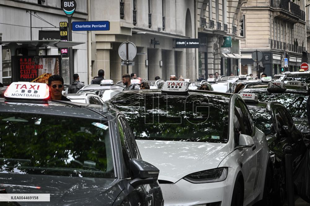 Taxi protest in Paris - FA