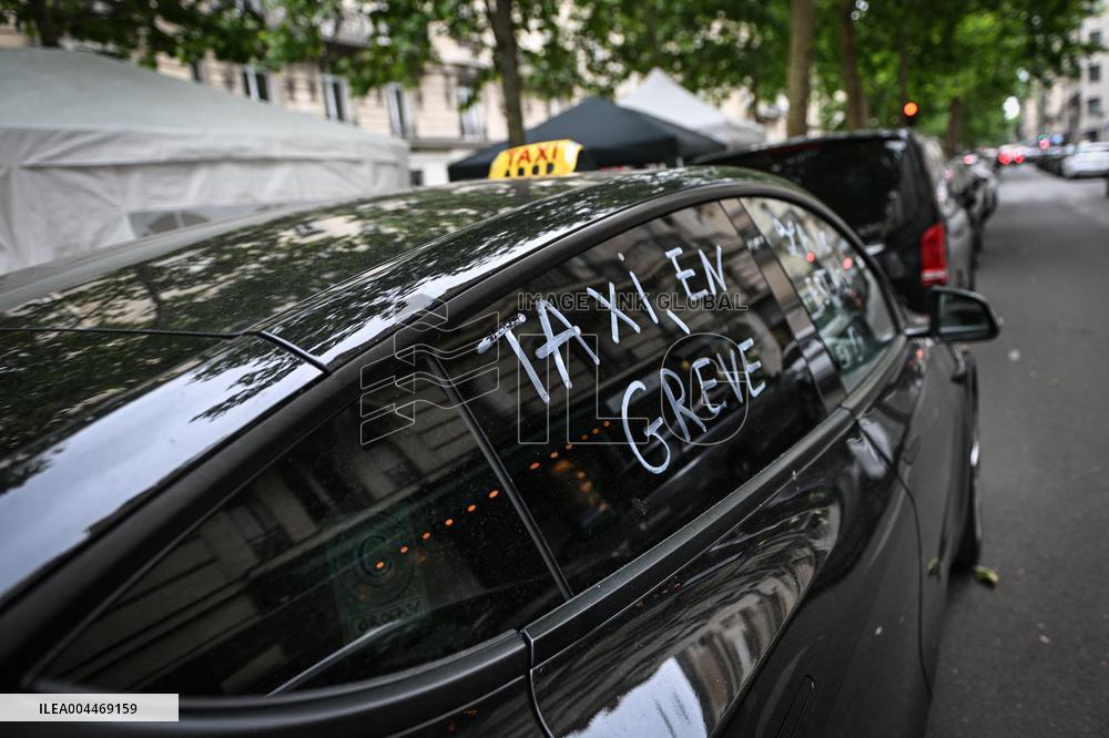 Taxi protest in Paris - FA