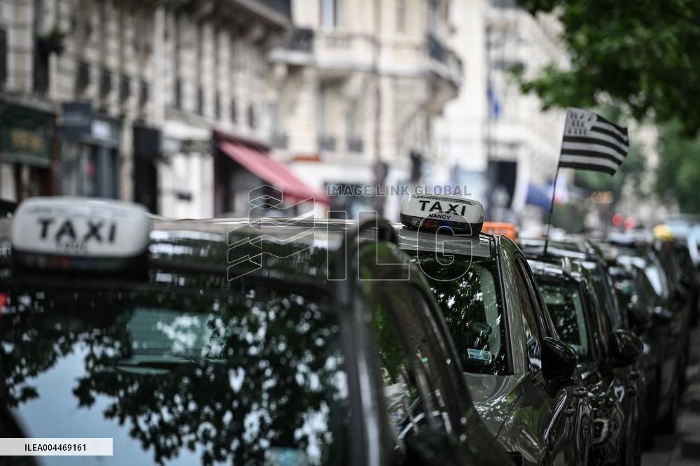 Taxi protest in Paris - FA