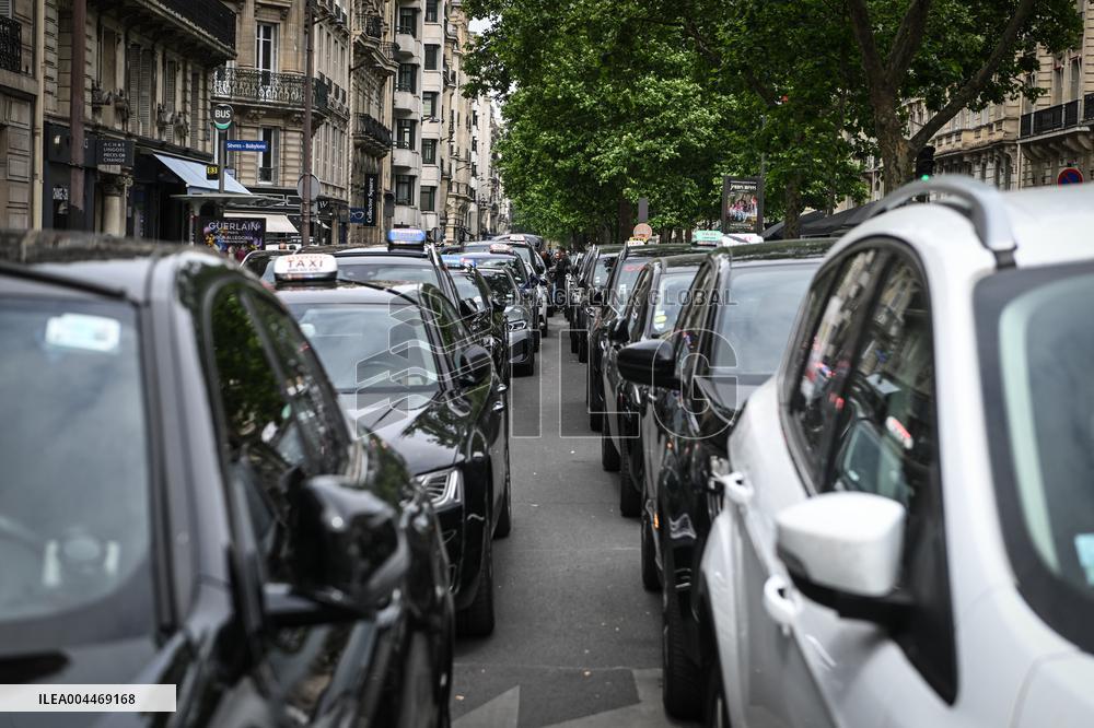 Taxi protest in Paris - FA