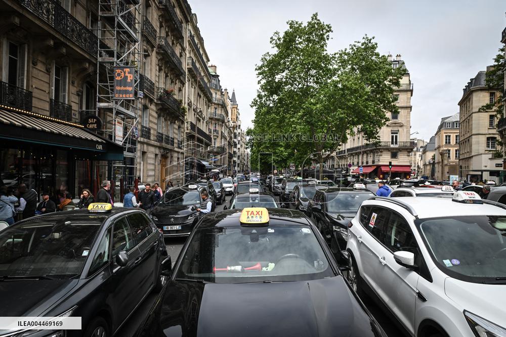 Taxi protest in Paris - FA