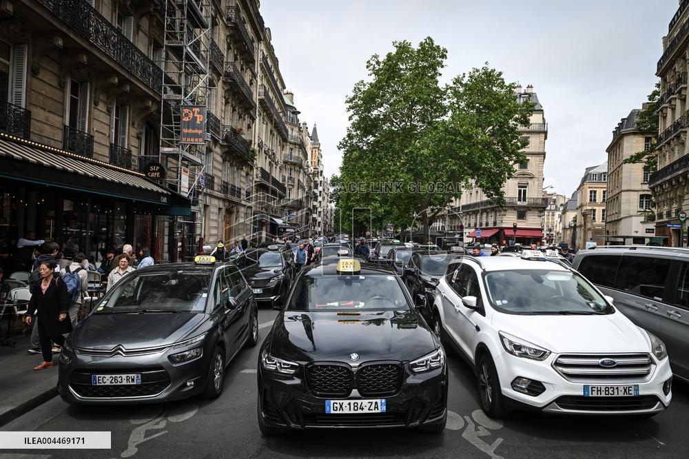 Taxi protest in Paris - FA