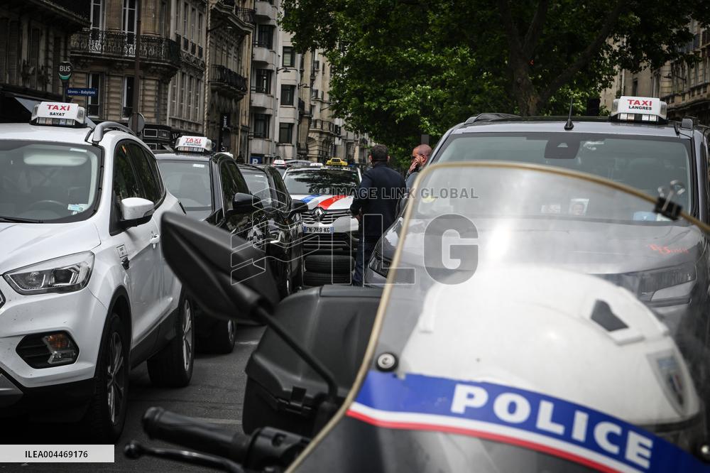 Taxi protest in Paris - FA