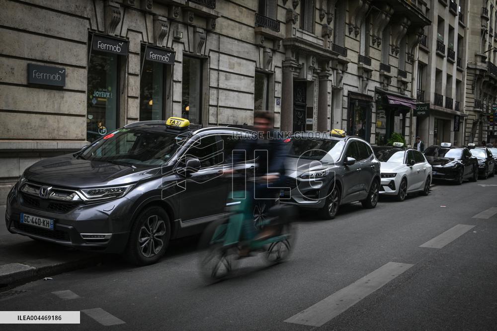Taxi protest in Paris - FA