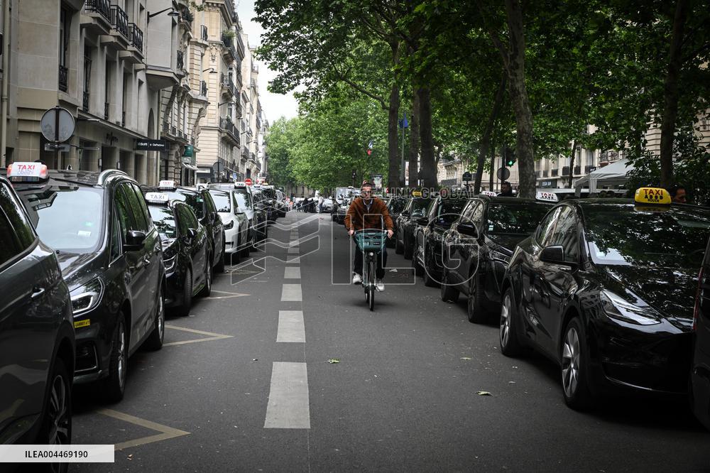 Taxi protest in Paris - FA