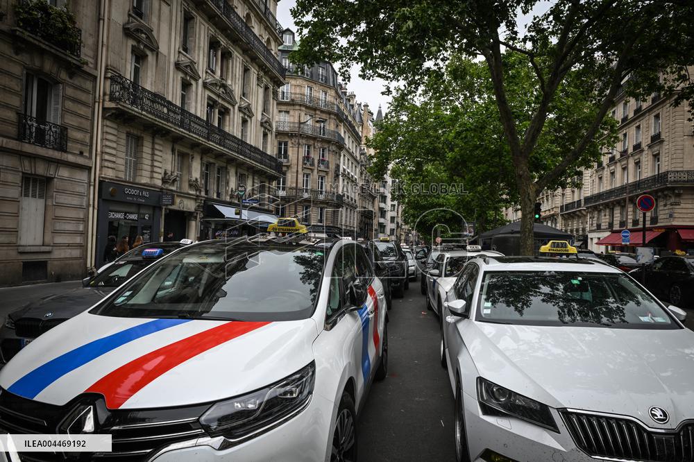 Taxi protest in Paris - FA