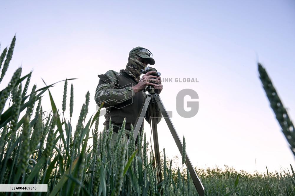 Artillery crew of Rifle Battalion special unit on a combat mission