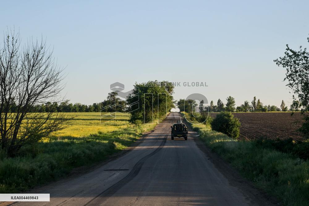 Artillery crew of Rifle Battalion special unit on a combat mission
