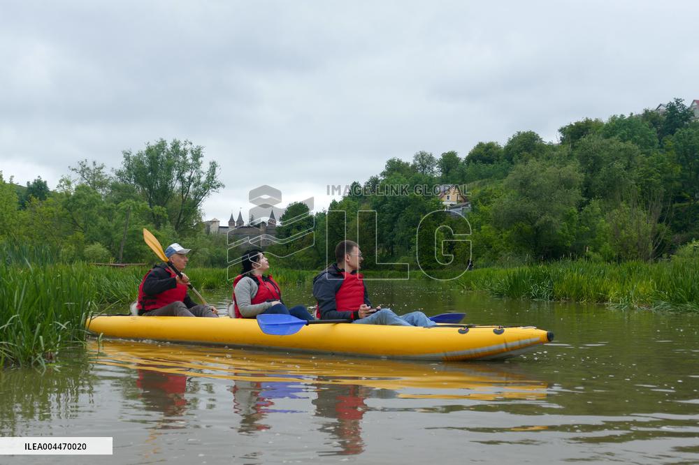 Rafting down Smotrych River in Khmelnytskyi region