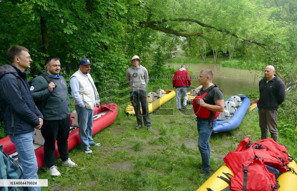 Rafting down Smotrych River in Khmelnytskyi region