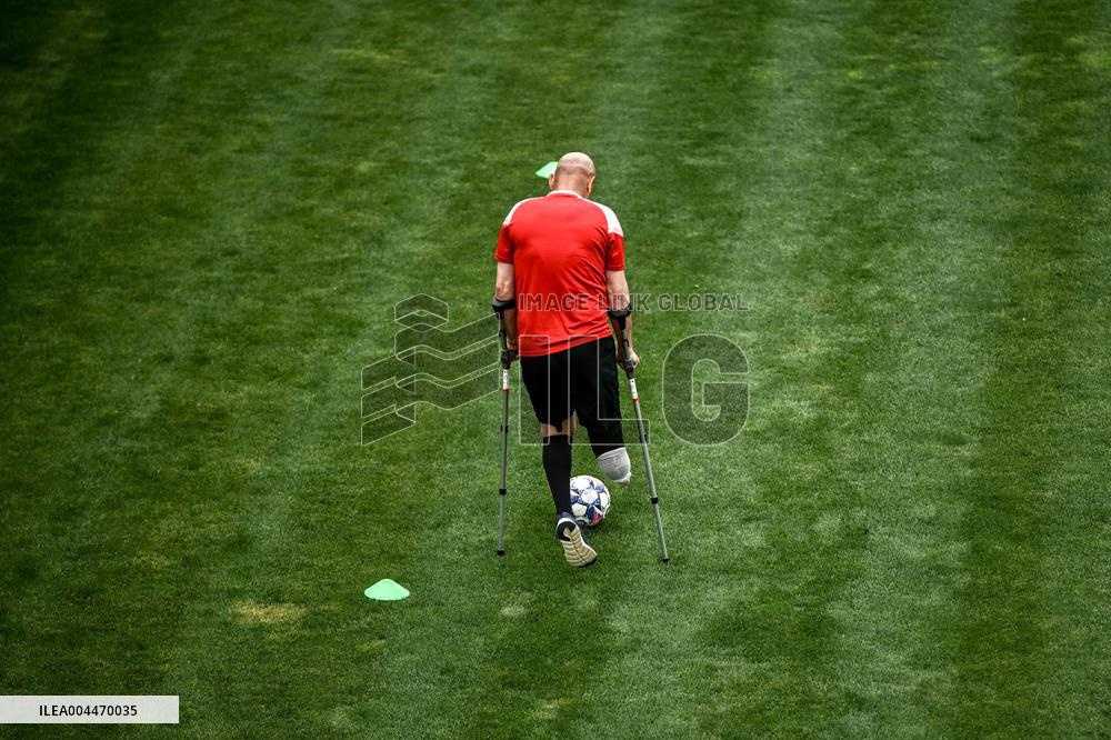 Open amp football training session held in Zaporizhzhia