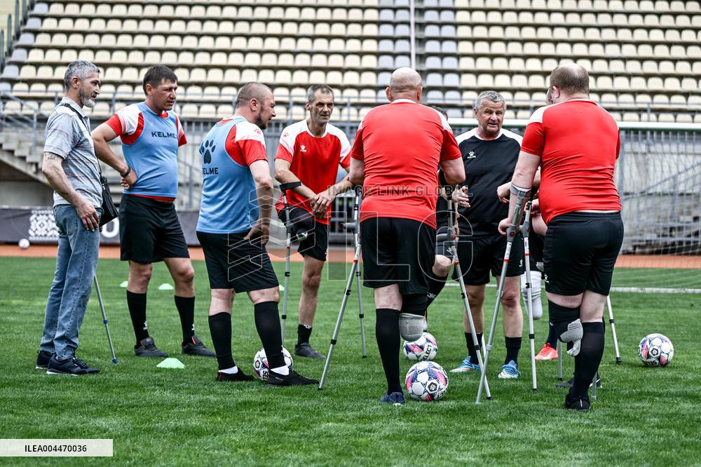 Open amp football training session held in Zaporizhzhia