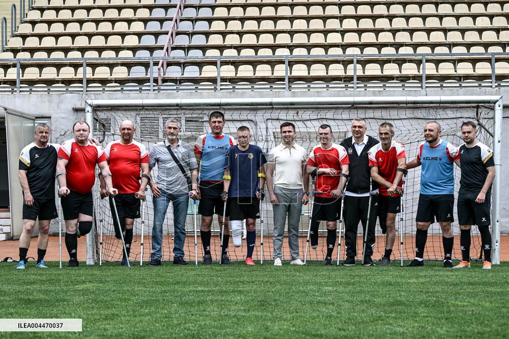 Open amp football training session held in Zaporizhzhia