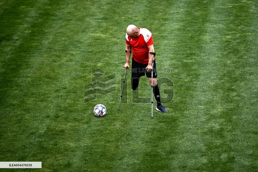 Open amp football training session held in Zaporizhzhia