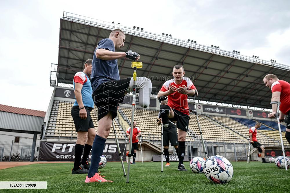 Open amp football training session held in Zaporizhzhia