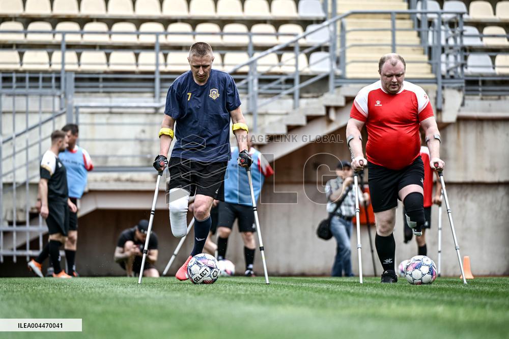 Open amp football training session held in Zaporizhzhia