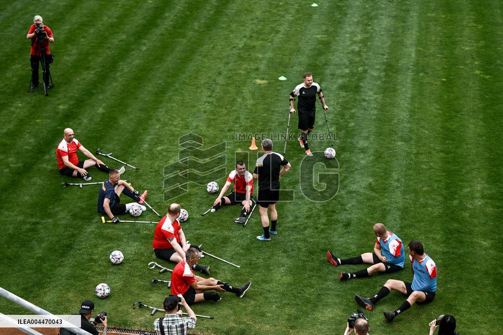 Open amp football training session held in Zaporizhzhia