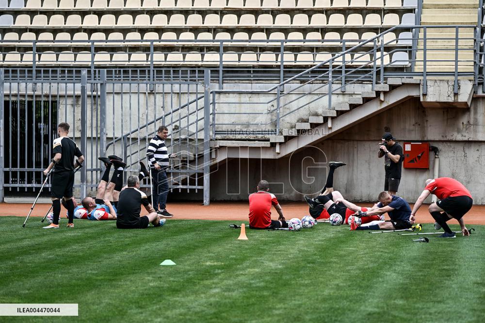 Open amp football training session held in Zaporizhzhia