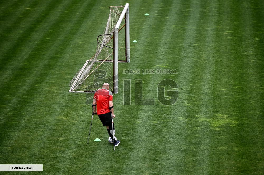 Open amp football training session held in Zaporizhzhia