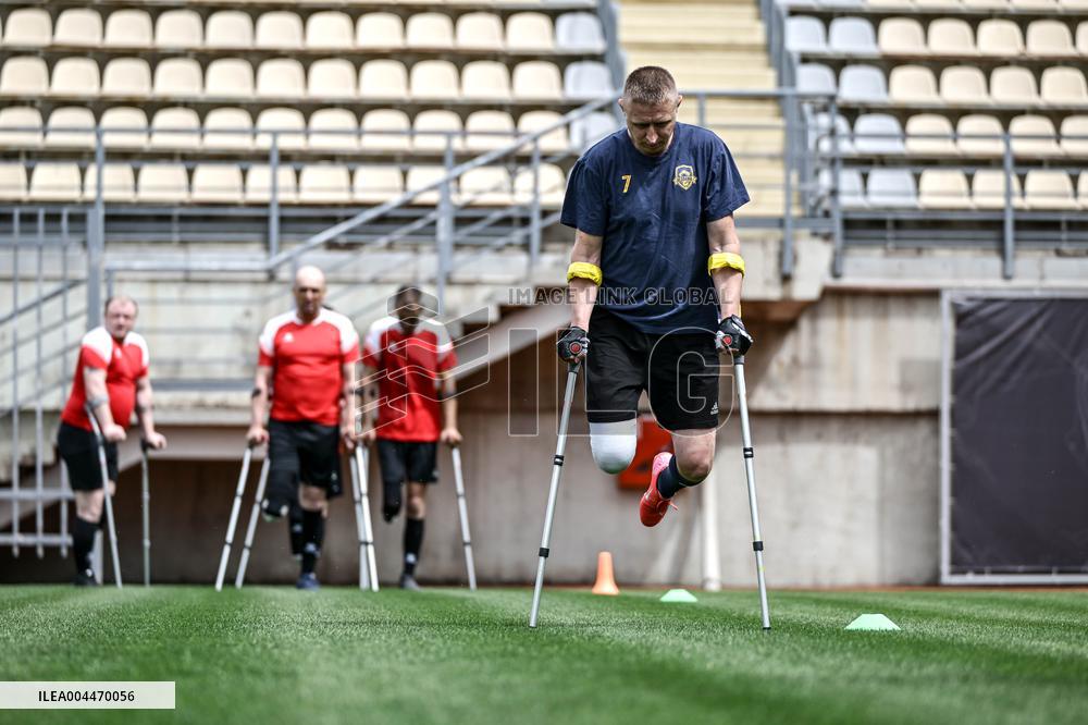 Open amp football training session held in Zaporizhzhia