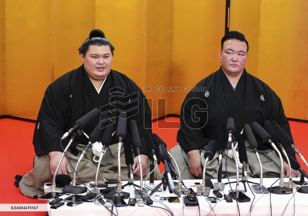 Sumo: Onosato promoted to yokozuna