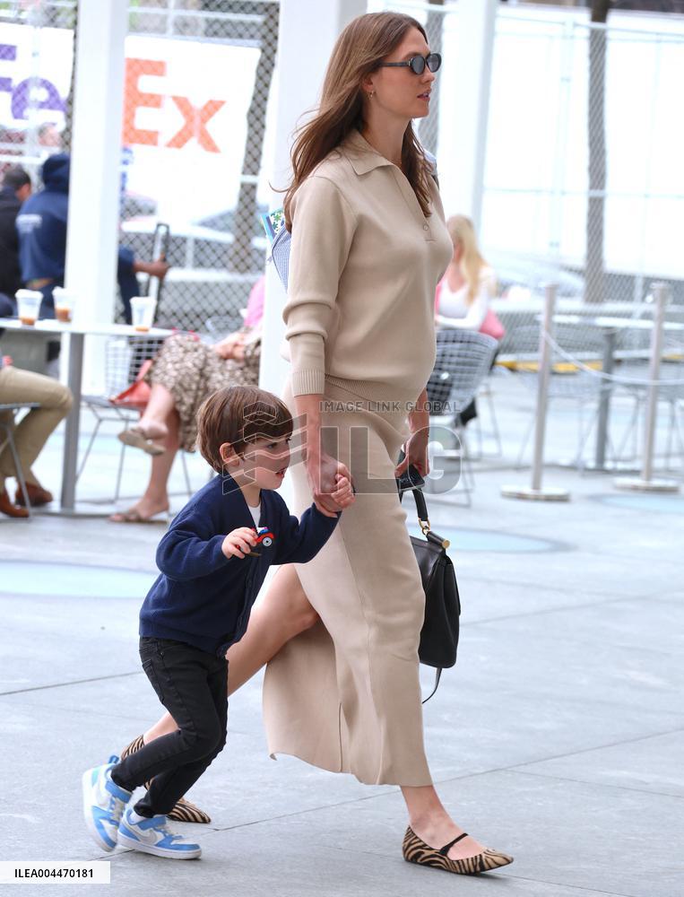 Pregnant Karlie Kloss And Her Son Out - NYC