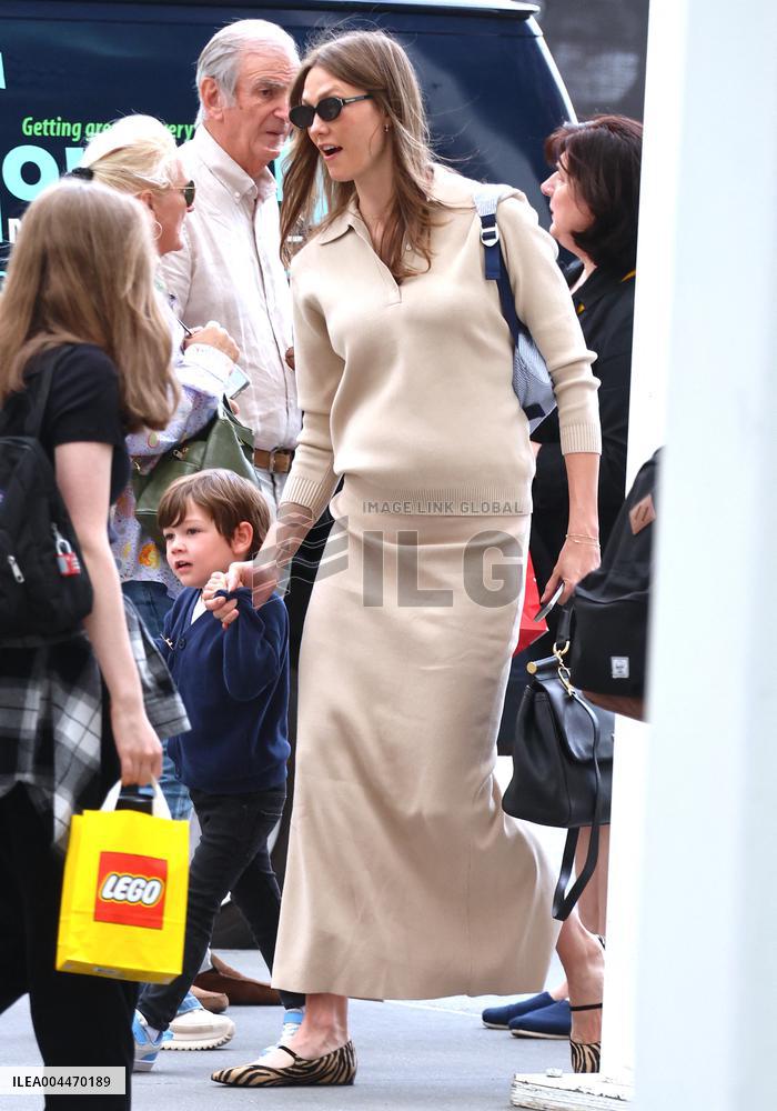 Pregnant Karlie Kloss And Her Son Out - NYC