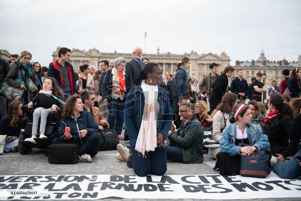 Catholics Protest Euthanasia Bill in Paris